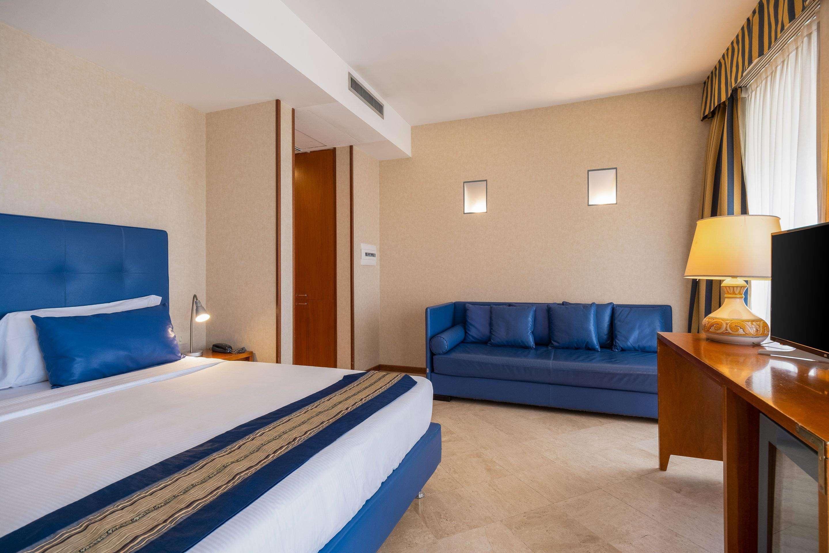 Comfort Hotel Fiumicino Airport Esterno foto