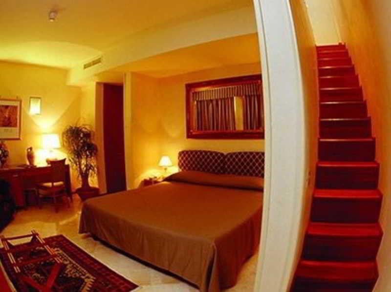 Comfort Hotel Fiumicino Airport Esterno foto