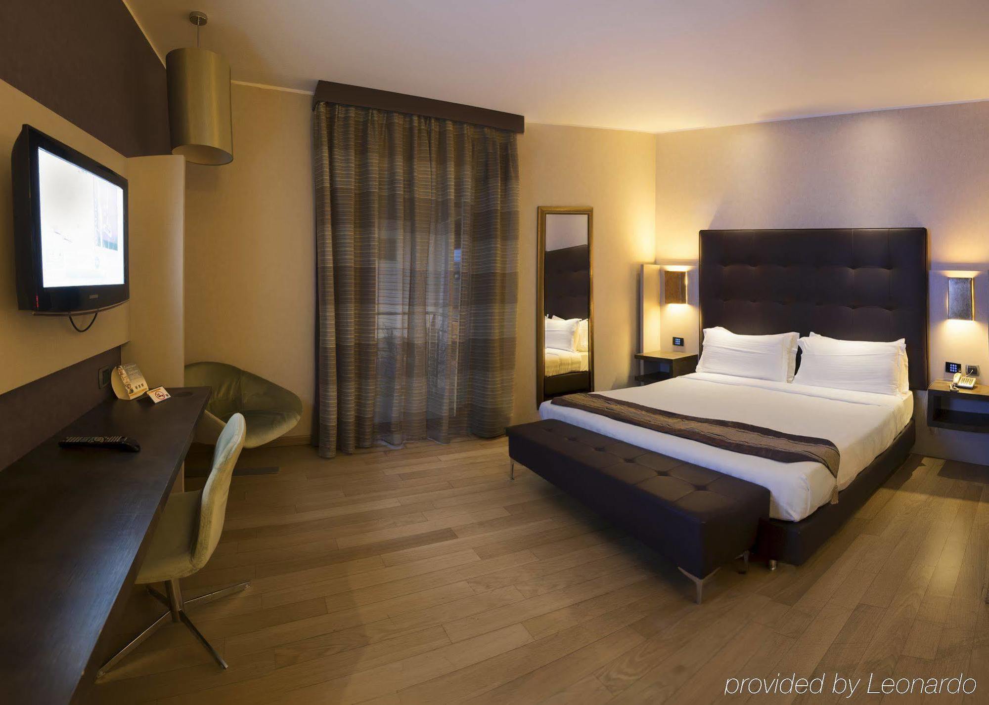 Comfort Hotel Fiumicino Airport Esterno foto