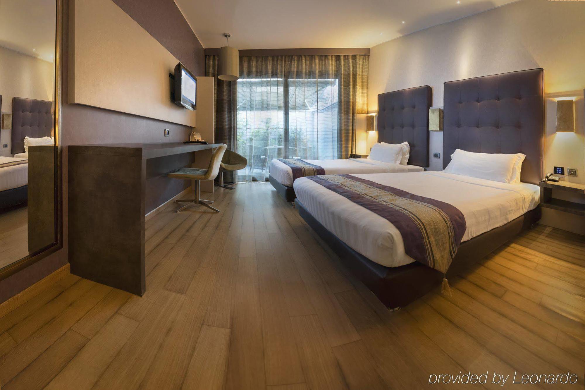 Comfort Hotel Fiumicino Airport Esterno foto